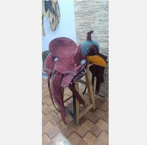 Silla de montar western de alto rendimiento con armazón de madera/plástico y cuero genuino, disponible a precio de fábrica - Product Image 1