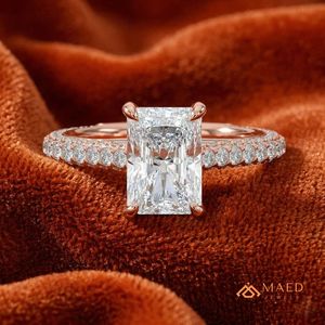 Anillo de compromiso de moissanita de corte radiante en oro rosa de 14K con halo oculto, joyería para fiesta nupcial, regalo para mujer, tendencia en EE. UU. - Product Image 4