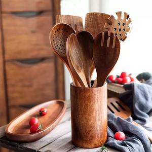 Cuchara de Madera Hecha a Mano Tallada en Roble Fino que Combina Encanto Rústico con Funcionalidad Moderna para Cada Cocina - Product Image 3