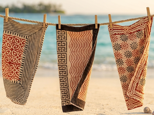 Pañuelo Cuadrado de Algodón con Estampado Artesanal, Diseño Floral Boho, Pañuelo Multifuncional y Accesorio para el Cabello, Accesorio de Playa para Mujer, Verano - Product Image 5