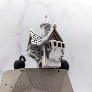 เฟอร์นิเจอร์คฤหาสน์สีขาวขนาดเล็กของเล่นตกแต่งบ้านตุ๊กตาฮาโลวีนที่น่าขนลุกสำหรับการตั้งค่าความสนุกสนานของคุณ! - Product Image 6