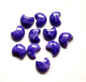 Charoita natural en forma de luna creciente, pulida, con reverso plano, piedra preciosa suelta para la fabricación de joyas, suministro al por mayor. - Product Image 4