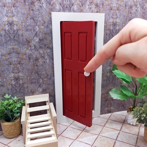 Porte miniature en bois 1:12, décoration de chambre de maison de poupée, parfaite pour les 14 ans et plus - Product Image 6