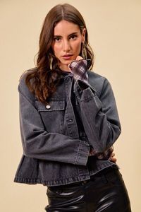 Chaqueta vaquera SO ME con dobladillo peplum, botones frontales y bolsillos - Product Image 2