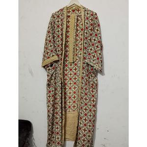 Kimonos de seda largos surtidos hechos a mano de primera calidad, estilo vintage con patchwork, talla única, ropa de dormir para mujer. - Product Image 4