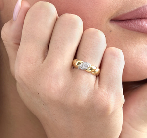 Bague de fiançailles et de mariage de luxe plaquée or, certifiée IGI, sertie de diamants de laboratoire taille brillant vintage, design haut de gamme pour femme - Product Image 5