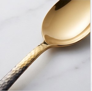 Ensemble de couverts de luxe modernes en or avec manches martelées, compatibles lave-vaisselle, pour les occasions de mariage - Product Image 2