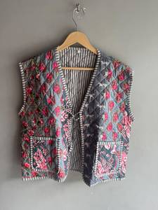 Chaleco acolchado floral para mujer, sin mangas, cuello en V, algodón y poliéster, ropa exterior con bolsillos, estilo bohemio, talla regular, regalo para ella - Product Image 1