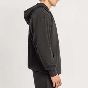 Sudadera con Capucha Negra para Hombre, Corte Regular, Forro Polar, Estilo Casual, Bolsillo Canguro, Tejido Suave, Ecológica, Ropa Urbana de Invierno - Product Image 1