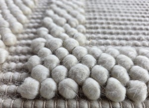 Tapis en laine épais fait main à poils ras, texture galet gris, tapis moderne doux et touffeté - Product Image 6