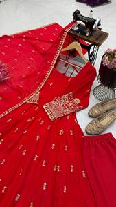 ชุดเดรส Anarkali ผ้าไหมสำหรับงานปาร์ตี้สำหรับผู้หญิง พร้อมผ้าคลุมไหล่และกางเกง  ปักลายปักเลื่อม  ยาวคลุมเท้า  ไม่ยับง่าย  ใส่ได้สองด้าน - Product Image 4