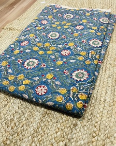 Tela Minimalista Sanganeri de Algodón Natural Indio, Hecha a Mano, Estampada con Bloques, Ecológica, Ligera, 110 GSM, para Confección de Vestidos - Product Image 2