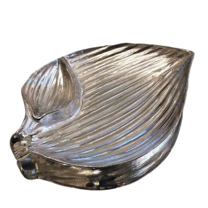 Plateau en métal argenté au design élégant et de forme personnalisée, plateau de service en métal de qualité créative pour les accessoires de table les plus vendus - Product Image 1