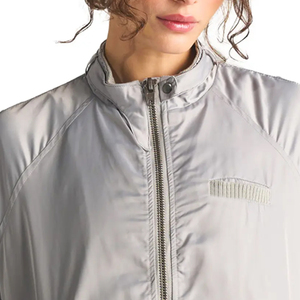 Chaqueta de Satén Personalizada de Alta Calidad para Mujer, Chaqueta Bomber de Satén Personalizada para Mujer con Servicios OEM y ODM - Product Image 4