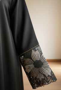 Abaya élégante brodée à la main pour femmes, tenue islamique traditionnelle et stylée - Product Image 3