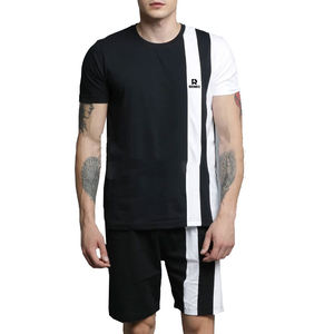 ชุดเซ็ตฤดูร้อนปี 2026 สำหรับผู้ชาย เสื้อยืดแขนสั้น กางเกงขาสั้นทรงกว้าง ชุดสองชิ้น ระบายอากาศได้ดี สไตล์ลำลองสำหรับผู้ชาย กางเกงขาสั้นและเสื้อทรงหลวม - Product Image 1
