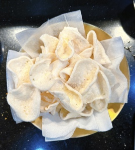 ขนมกุ้งอบกรอบขายดี ผลิตในเวียดนาม ส่งออกทั่วโลก ราคาแข่งขัน ขายส่งหรือขายปลีก จัดส่งทั่วโลก - Product Image 3