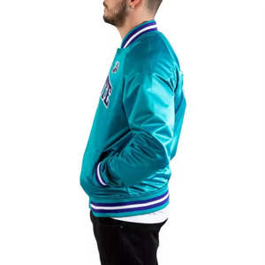 แจ็คเก็ตแฟชั่นคุณภาพดีที่สุด แบบขายส่ง ผ้าไหมซาติน ซุปเปอร์ยูนิเซ็กซ์ สไตล์เบสบอล วาร์ซิตี้  แบบสั่งทำพิเศษ กันน้ำ กันลม แบบกลับด้านได้ - Product Image 4