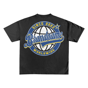 T-shirt noir à manches courtes pour homme, coupe classique, col rond, en jersey de coton imprimé, avec logo globe. - Product Image 3