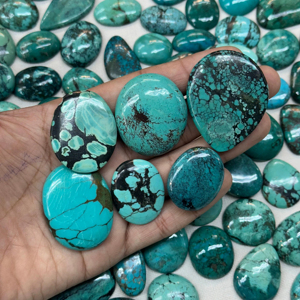 Turquoise tibétaine, cabochon de pierre précieuse lisse, pierres précieuses naturelles en vrac, différentes tailles, toutes tailles disponibles, pour la création de bijoux. - Product Image 1