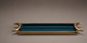 Bandeja Rectangular Artesanal de Esmalte Azul con Asas de Luna Creciente en Oro Cepillado para Servir Comida y Bebidas - Product Image 3