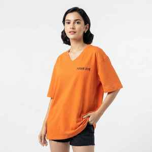 Camiseta de Manga Corta con Cuello en V para Mujer, Color Naranja, Corte Holgado, 100% Algodón, Estilo Casual, con Logotipo Estampado - Product Image 1