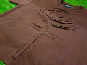 Camiseta con apliques Vintage de gran tamaño Boxy personalizada para hombre, camiseta recortada desgastada de algodón con cuello simulado y lavado ácido para hombre - Product Image 6