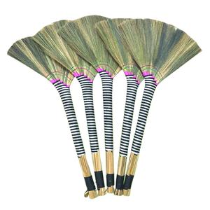 Ensemble de pelle à poussière balai en bois de haute qualité longue poignée herbe respectueuse de l'environnement prix raisonnable prêt à être expédié fournisseur du Vietnam - Product Image 2