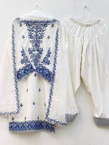 Conjunto de Salwar Kameez de Algodón Blanco con Dupatta Bordada para Mujer, Estilo Bollywood, Secado Rápido, Venta al Por Mayor, Ideal para Bodas y Fiestas de Invierno - Product Image 5