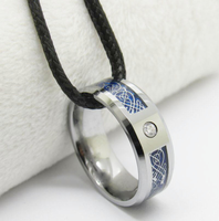Bague en carbure de tungstène argenté avec incrustation de nœud celtique bleu et pierre en zircone, alliance de 8 mm pour homme, bijoux irlandais en gros