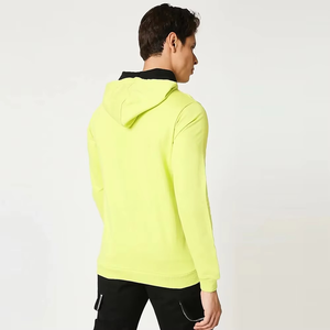 เสื้อฮู้ดผู้ชายสำหรับฤดูหนาว เสื้อผ้ากีฬา ผ้าฟลีซหนานุ่ม ระบายอากาศ กันลม มีกระเป๋า เสื้อโอเวอร์ไซส์ ทรงหลวม ไหล่ตก 100% - Product Image 3