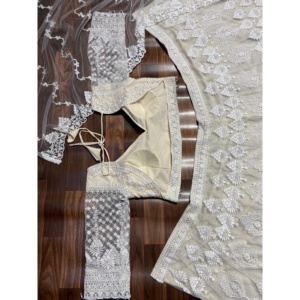 Robe de soirée de créateur élégante Lehenga Choli avec broderie de fil pour les fêtes - Product Image 1