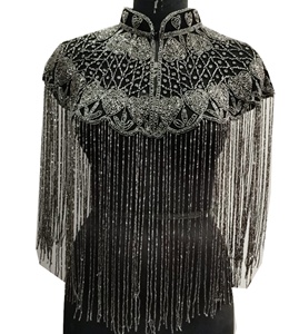 Poncho Cape Femme Multi-usage 2026, Sexy et Respirant, Hiver, Entièrement Perlé à la Main, Orné de Décorations Couleur Antique, avec Pompons, pour Soirée - Product Image 1