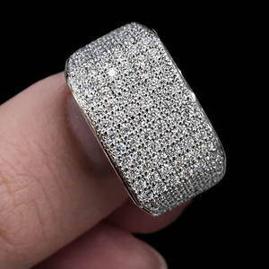 Anillo Ancho con Incrustaciones de Diamantes Moissanite de Corte Redondo, Plata de Ley 925, Estilo Hip Hop, Anillo de Boda para Hombre - Product Image 1