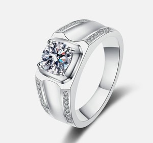 Anillo de Compromiso de Moissanita con Corte Redondo, Plata de Ley 925, Chapado en Oro Blanco, Anillo de Promesa Solitario Clásico y Elegante de Lujo - Product Image 2