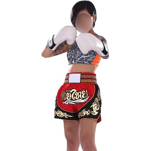 Pantalones Cortos de Muay Thai Rojos y Negros para Hombre, Logotipo Bordado en la Parte Delantera, Poliéster Elástico, Ropa de Artes Marciales, Talla Adulto, Corte Regular - Product Image 4
