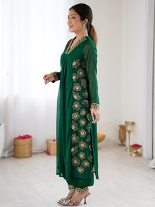 Conjunto de Salwar Kameez Verde Bordado para Mujer, Corte Regular Tradicional, Largo Regular, Elegante para Invierno, Georgette Sintético Elástico - Product Image 4
