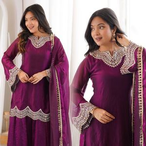 Sublimez votre tenue ethnique avec ce magnifique ensemble prêt-à-porter en soie Sharara Palazzo, entièrement brodé et prêt à porter. Le design est magnifiquement stylé. - Product Image 3