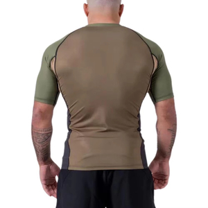 ผู้ผลิตขายส่งเสื้อรัดกล้ามเนื้อแบบยูนิเซ็กซ์ ระบายอากาศได้ดี ป้องกันแบคทีเรีย แห้งเร็ว แขนสั้น สำหรับ MMA BJJ และกีฬาต่อสู้แบบต่างๆ - Product Image 3