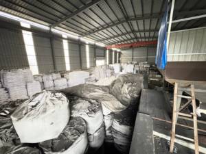 Scories <span class=keywords><strong>de</strong></span> cuivre <span class=keywords><strong>de</strong></span> qualité <span class=keywords><strong>fonderie</strong></span> - <span class=keywords><strong>Sable</strong></span> <span class=keywords><strong>de</strong></span> moulage et agrégat <span class=keywords><strong>de</strong></span> coulée hautement réfractaire, minéral à faible expansion - Granulat <span class=keywords><strong>de</strong></span> cuivre <span class=keywords><strong>de</strong></span> qualité supérieure - Product Image 6