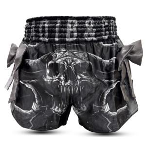 Shorts de combat Skull Warrior Premium pour Muay Thai, MMA et boxe |   Shorts d'entraînement unisexes avec logo extensible sur le devant |   Noir Argenté - Product Image 1