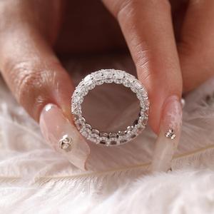 แหวนเพชรทรงเหลี่ยมมรกต 4x3 มม. เพชรเลี้ยงในห้องปฏิบัติการ ทองคำขาว 18K แท้ ดีไซน์หรูหรา แหวนแต่งงานแบบเต็มวง ประดับเพชรแบบ Step-Cut แหวนพรีเมียม ลดราคาพิเศษ - Product Image 4