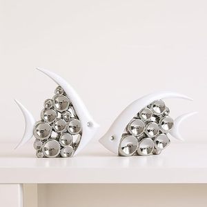 Escultura contemporánea de pez blanco con cuentas plateadas, arte decorativo para mesas - Product Image 6