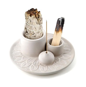 Soporte Minimalista de Cerámica para Varillas de Incienso, Cuenco para Salvia Blanca, Bandeja Quemadora 3 en 1 para Palo Santo, Plato Tallado de Loto - Product Image 4