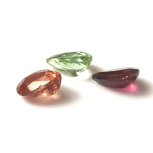 Sapphire Gems International - Juego de 3 Gemas de Turmalina de Mozambique Multicolor Natural de 7.25 Quilates, Corte Pera, Sueltas y Combinables - Product Image 4