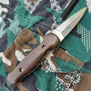 Couteau de chasse en acier Damas fait main de qualité supérieure, taille personnalisée, manche confortable - Product Image 1