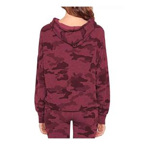 Ensemble de survêtement deux pièces tendance avec sweat à capuche court et pantalon de jogging, conçu pour les femmes qui aiment les tenues modernes, branchées et sportives. - Product Image 3