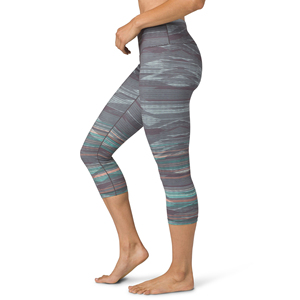 Premium Quality <b>Women's</b> Sports Capri Yoga <b>Leggings</b> Fashionable <b>Short</b> Length for Active Lifestyle Logo on Waist <b>Women</b> <b>Leggings</b> - Product Image 4