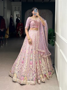 Lehenga Choli rose en tulle avec broderie de sequins et fils, tenue de fête de mariage pour femmes - Product Image 1