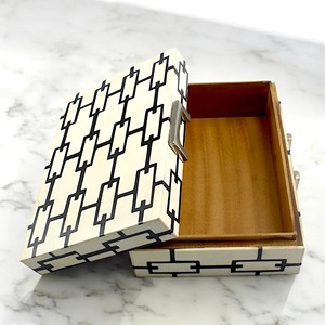 Moderna Caja de Joyería Rectangular de Madera con Acabado Lacado con Patrón Geométrico Negro, Organizador de Almacenamiento para Dormitorio, Uso Decorativo - Product Image 6